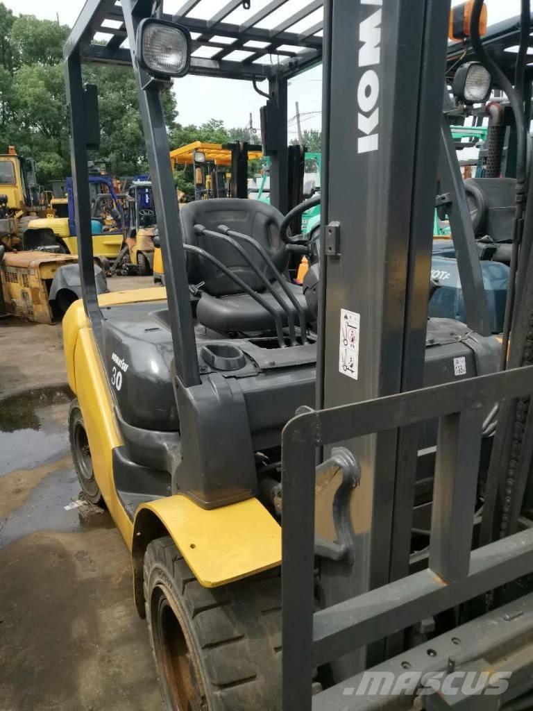 Komatsu 30 Kurottajat