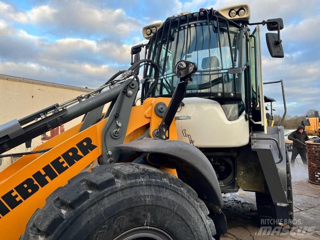 Liebherr L546 Pyöräkuormaajat