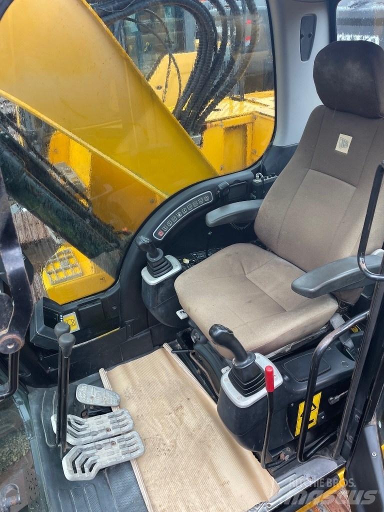 JCB JZ140LC Telakaivukoneet