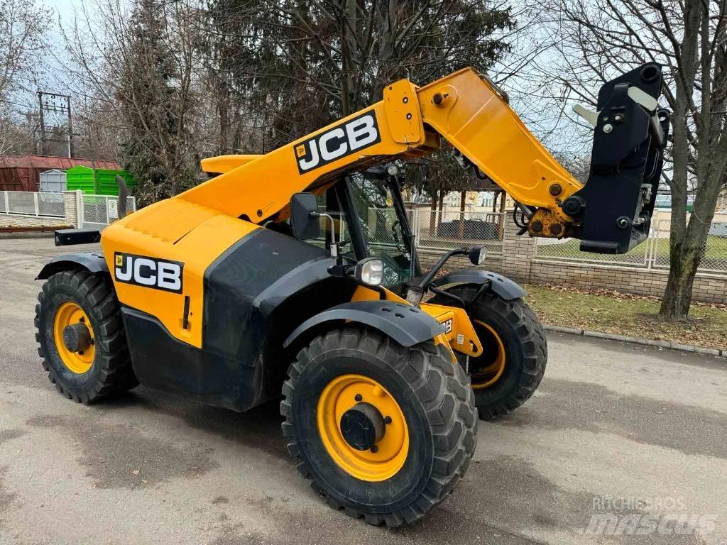 JCB 527-58 Maatalouskurottajat