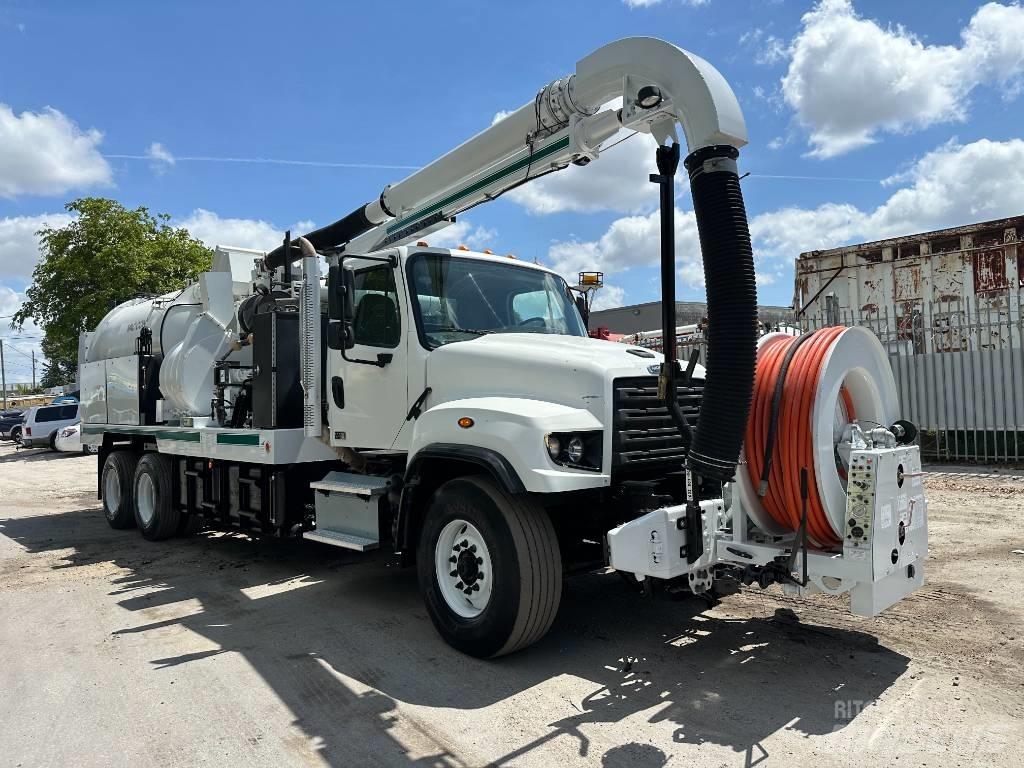 Freightliner 114 SD Paine-/imuautot