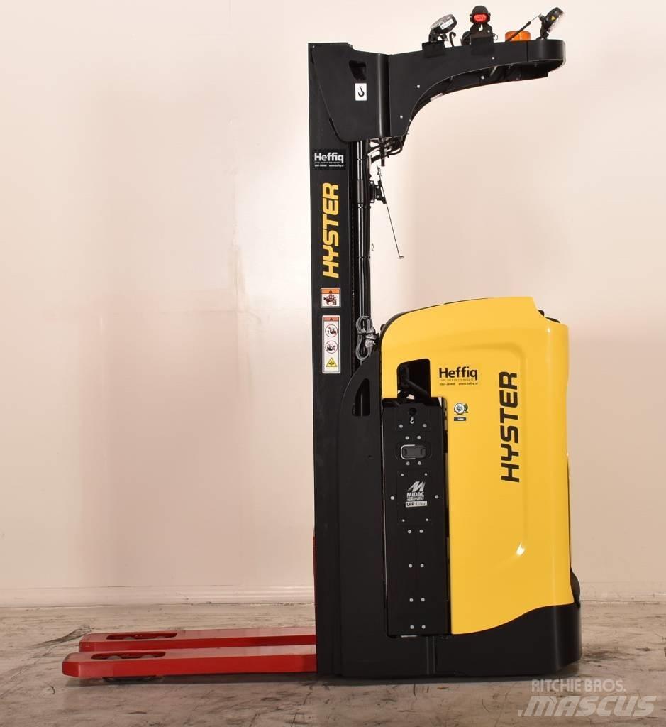 Hyster RS1.6 Ajettavat pinoamisvaunut