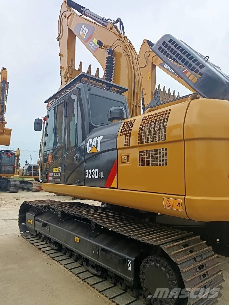 CAT 323 D2L Telakaivukoneet