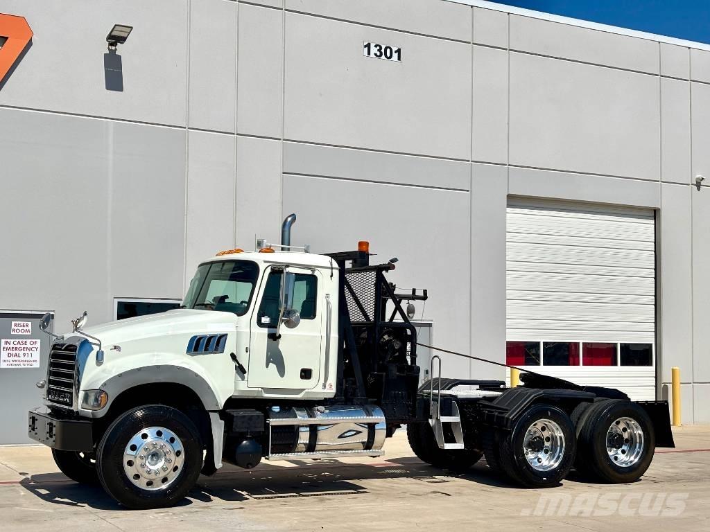 Mack GU713 Hinausautot