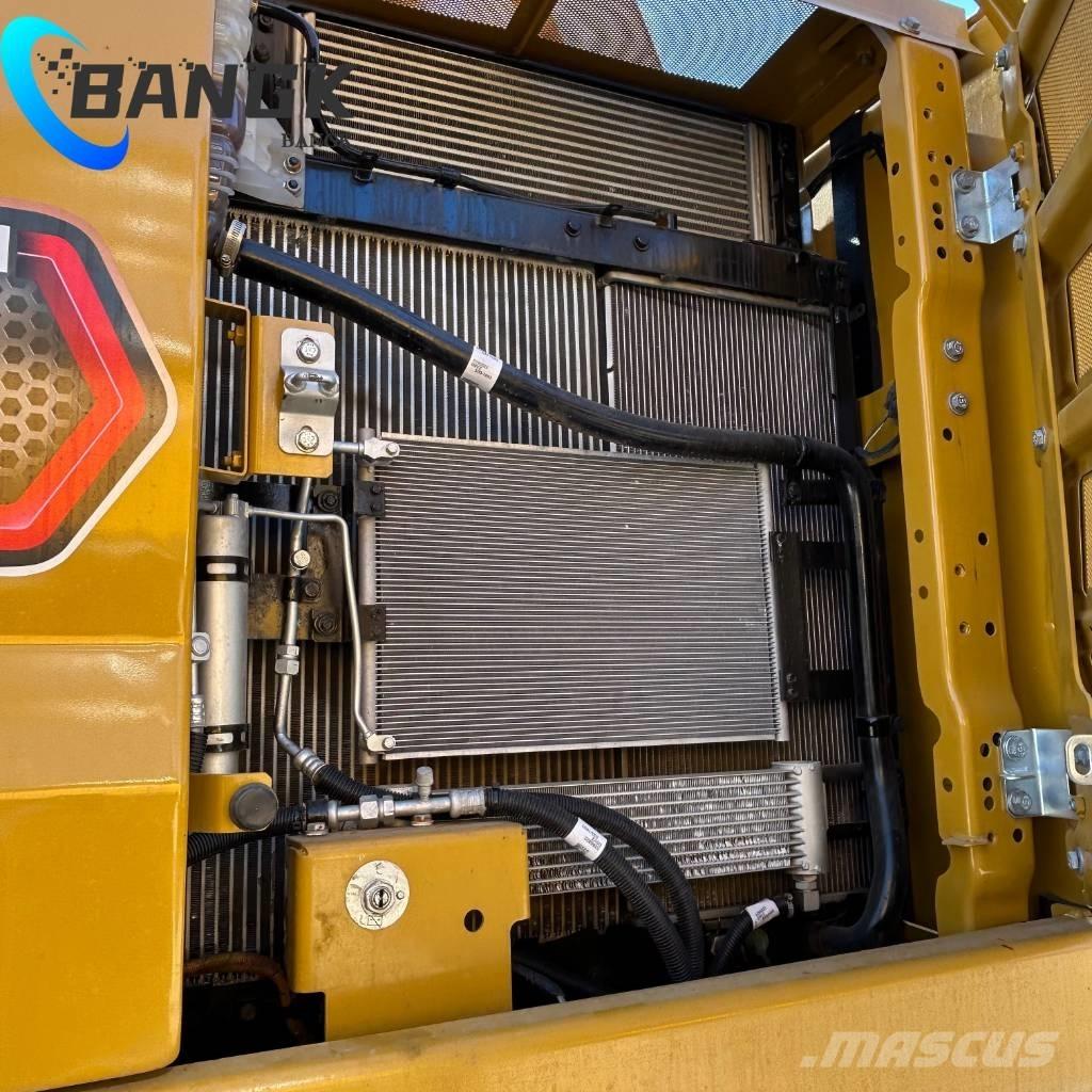 CAT 323 Telakaivukoneet