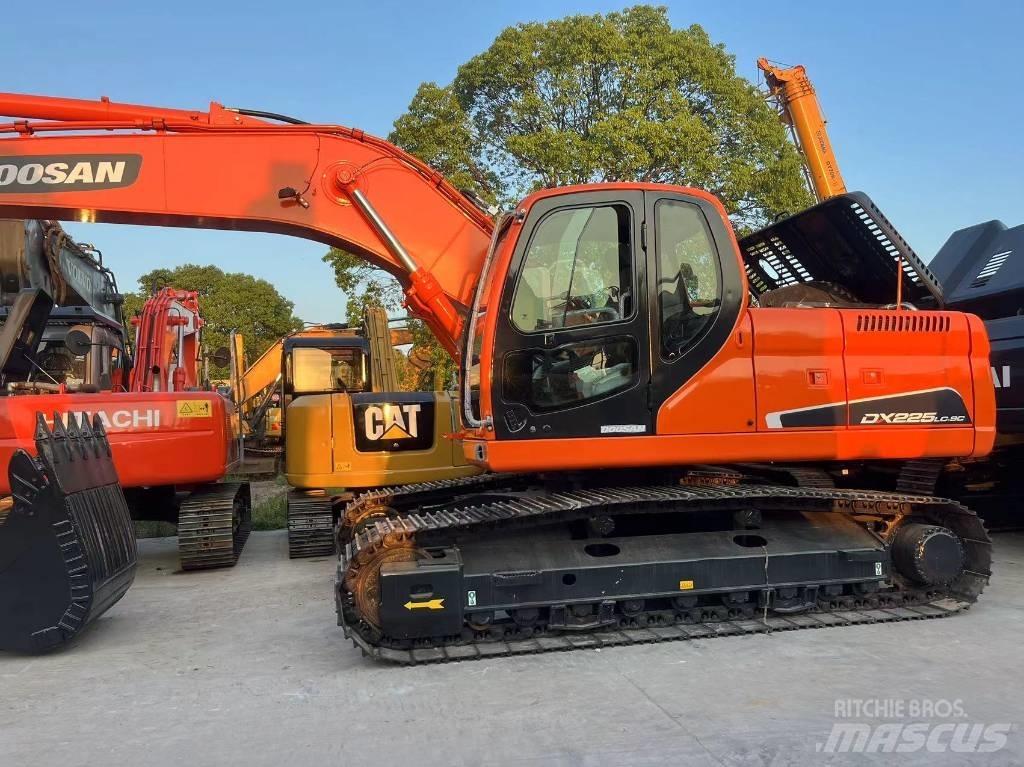 Doosan DX225LC-9C Telakaivukoneet