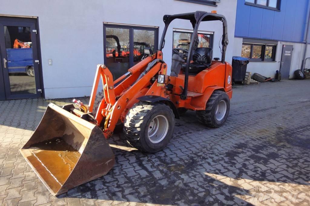 Schäffer 2436 Pyöräkuormaajat