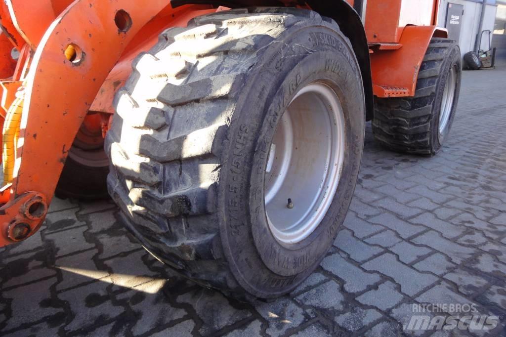 Schäffer 2436 Pyöräkuormaajat