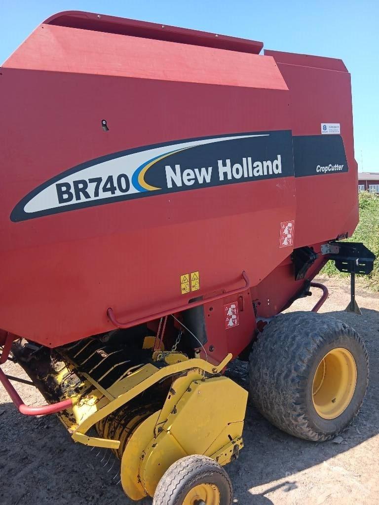 New Holland BR 740 Pyöröpaalaimet