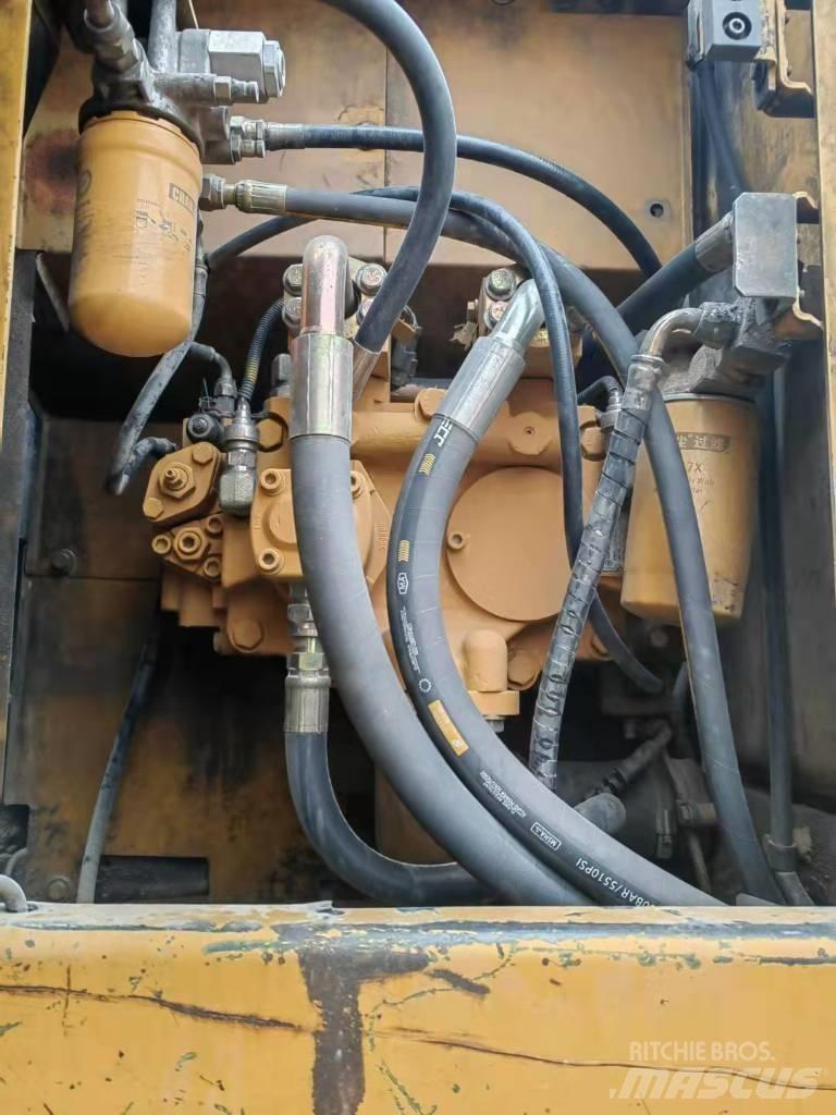 CAT 320 C U Telakaivukoneet