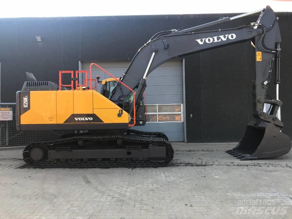 Volvo EC250E L Telakaivukoneet