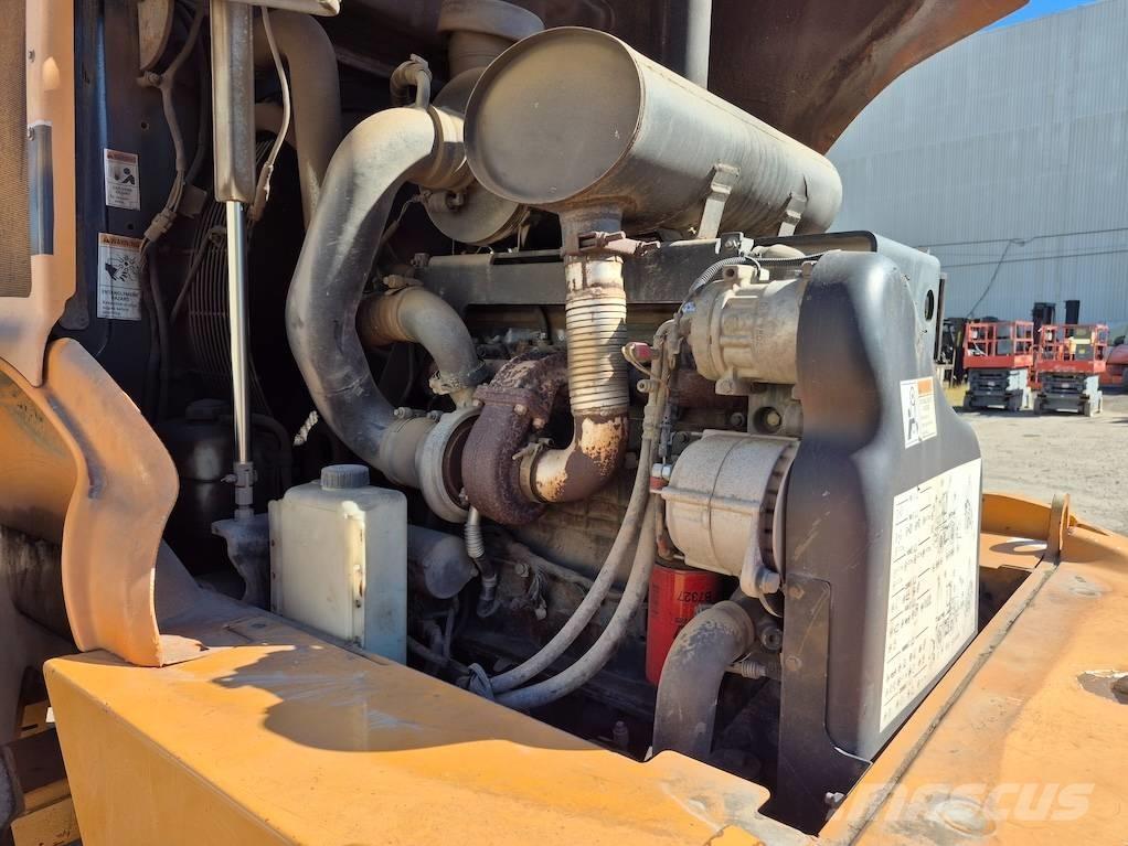 CASE 721 E Pyöräkuormaajat