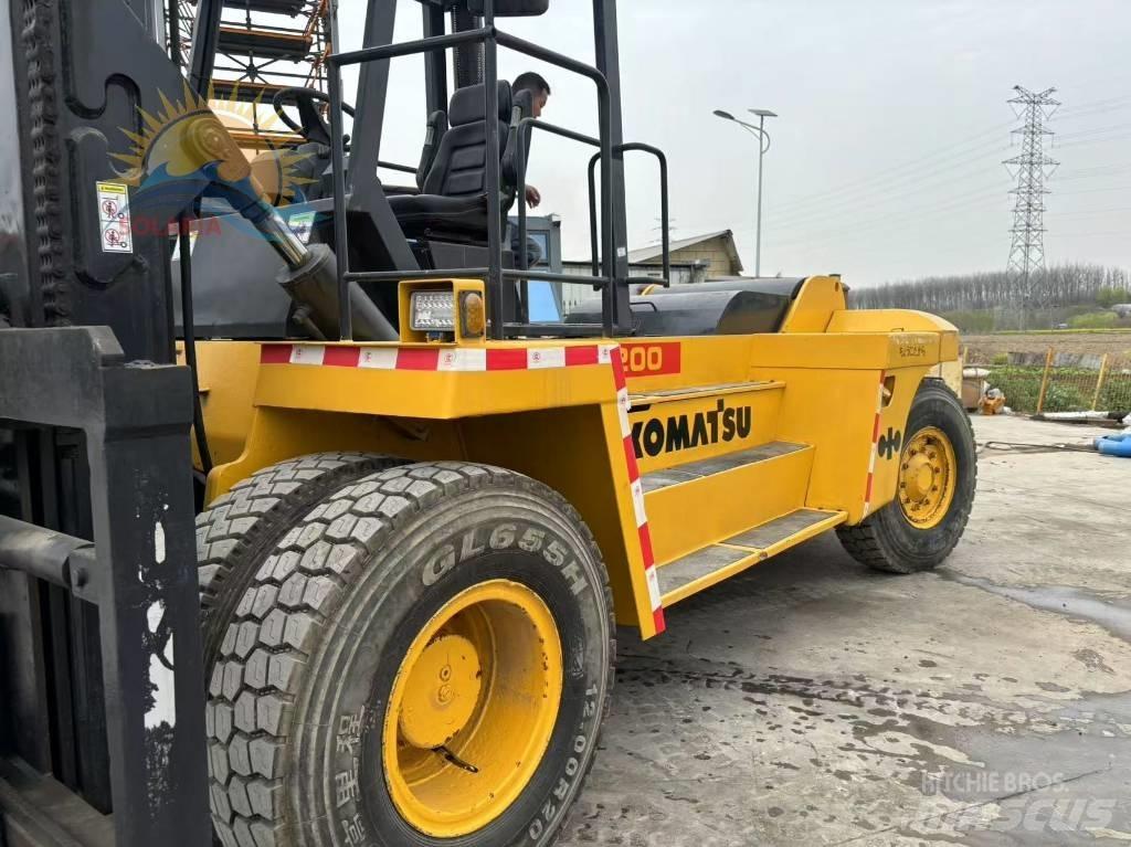 Komatsu FD 200 Dieseltrukit