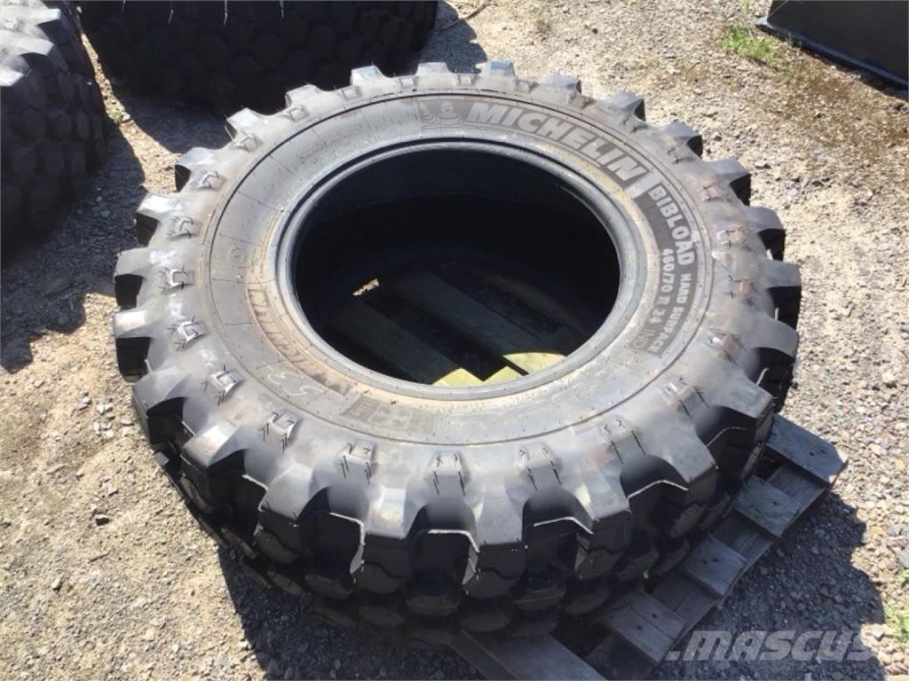 Michelin 460/70R24 Renkaat ja vanteet