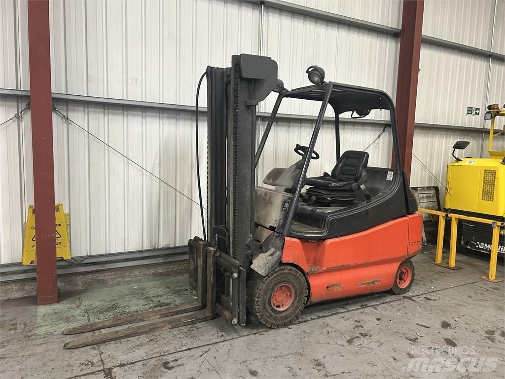 Linde E30-02 Sähkötrukit