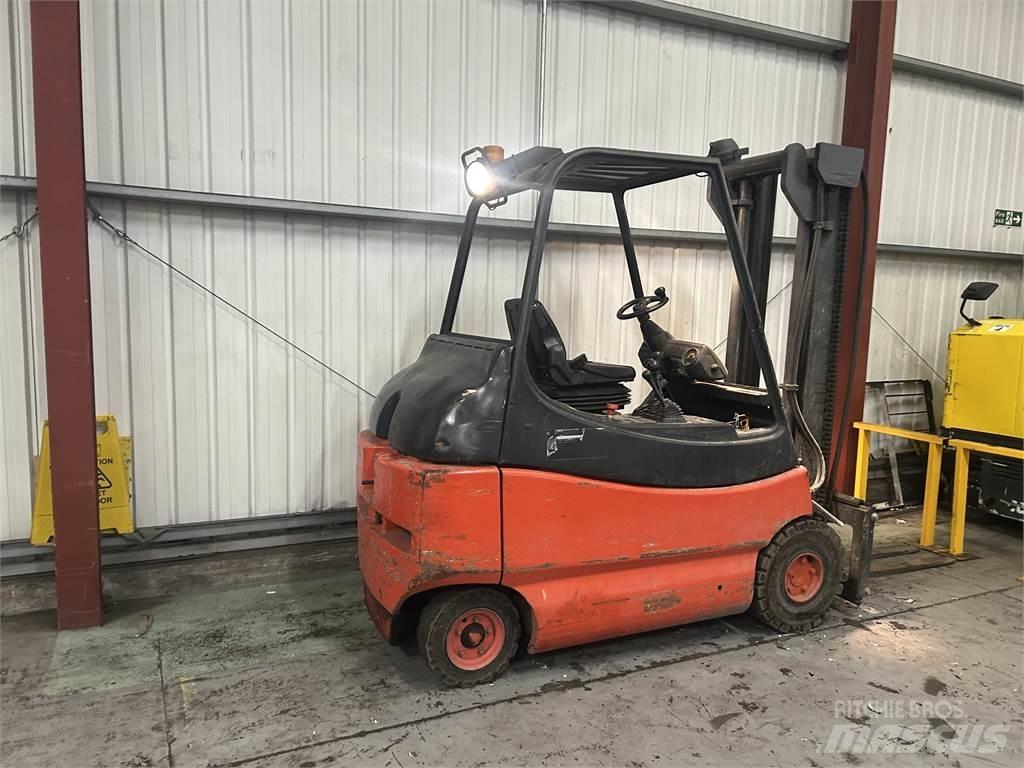 Linde E30-02 Sähkötrukit