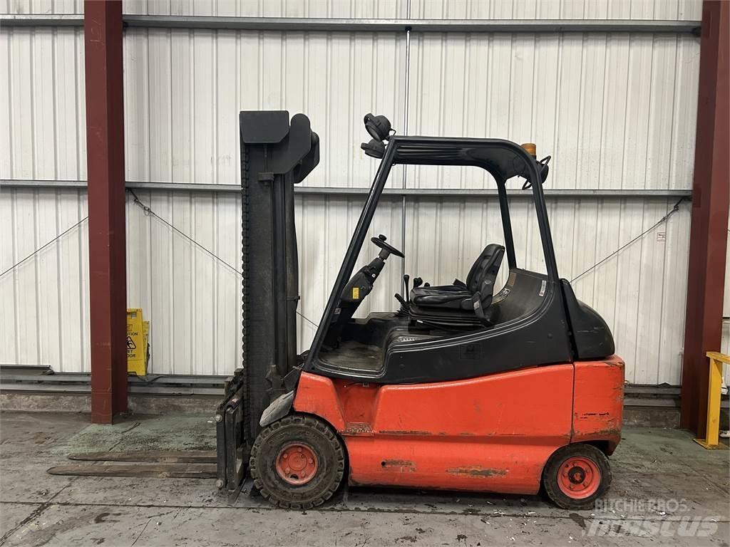 Linde E30-02 Sähkötrukit