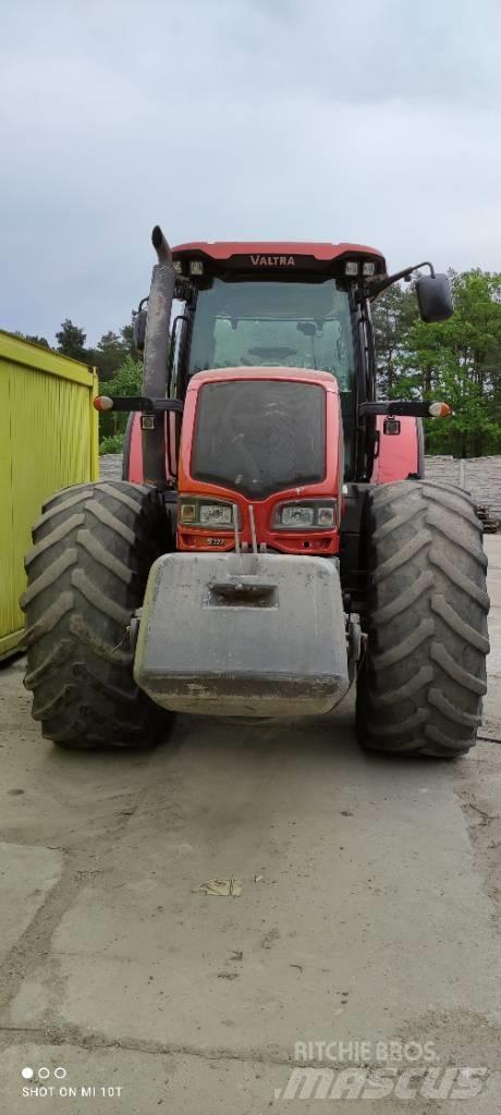 Valtra S 322 Traktorit
