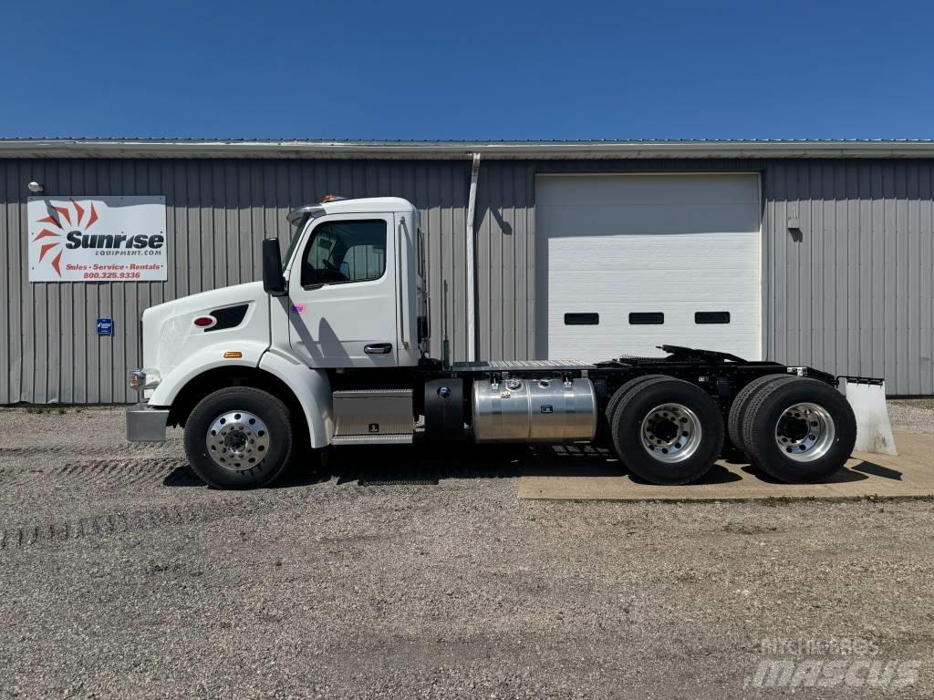Peterbilt 567 Vetopöytäautot