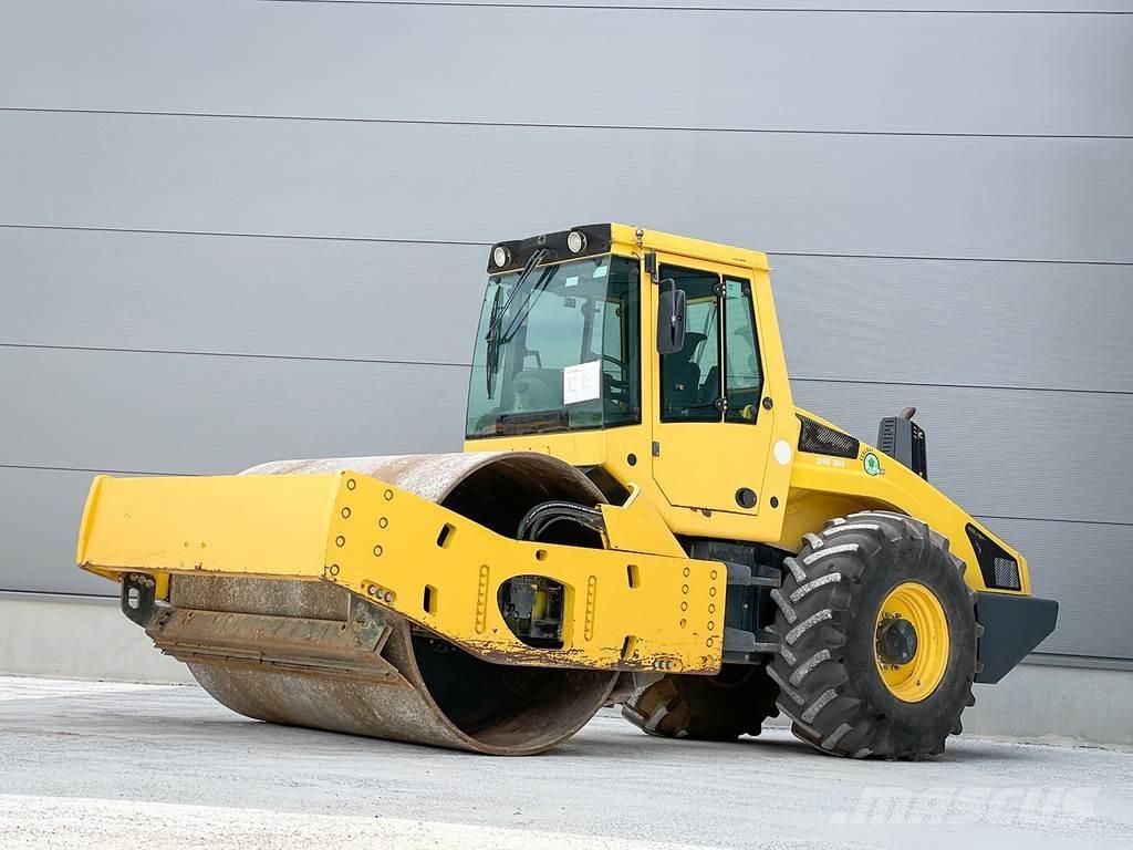 Bomag BW 216 DH-4i Yksivalssijyrät