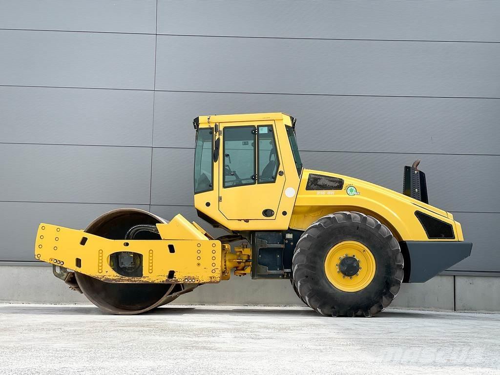 Bomag BW 216 DH-4i Yksivalssijyrät