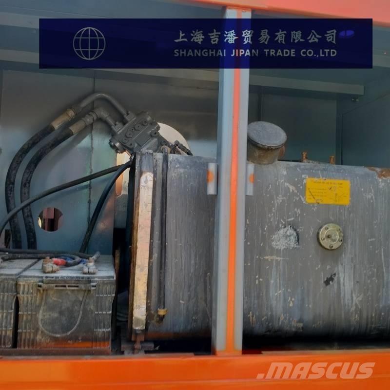 Hitachi KH 150-3 Tela-alustaiset nosturit