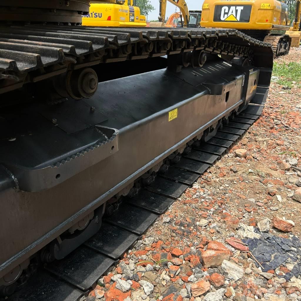 Komatsu 240-8 Telakaivukoneet