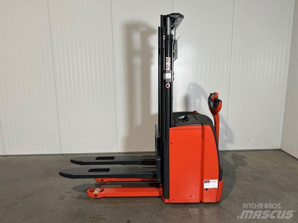 Linde L14 Käyden ajettavat pinoamistrukit