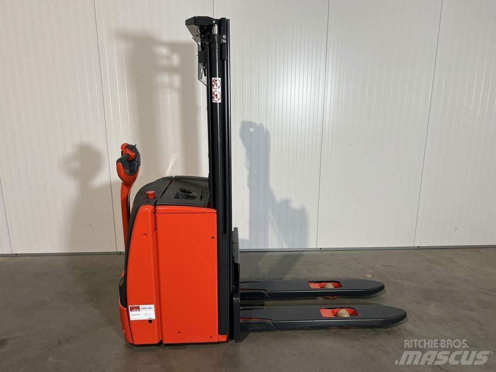 Linde L14 Käyden ajettavat pinoamistrukit