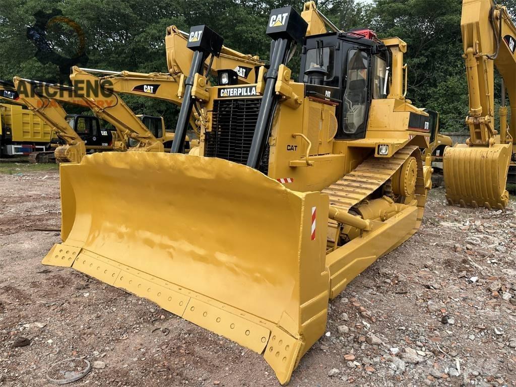 CAT D7R Telaketjupuskutraktorit