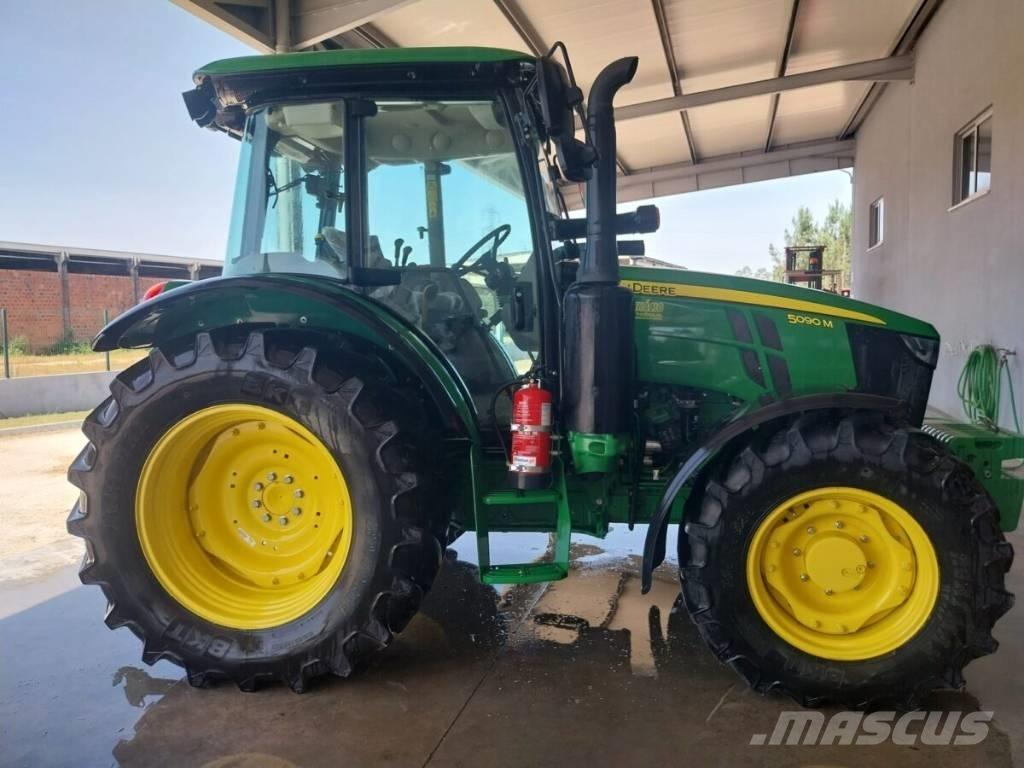 John Deere 5090 M Traktorit