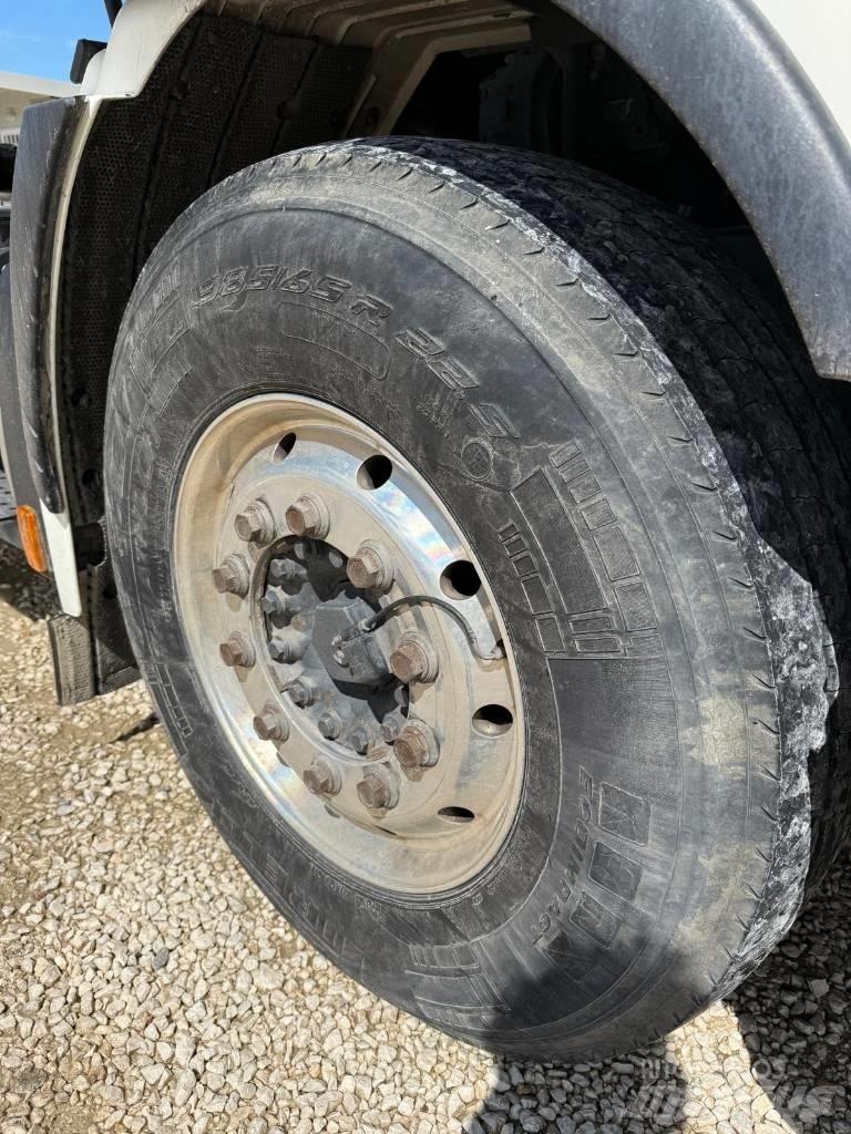 Iveco Stralis 460 Vetopöytäautot