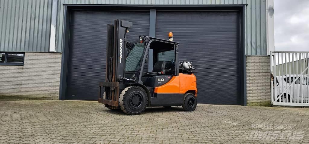 Doosan G50SC-5 Nestekaasutrukit