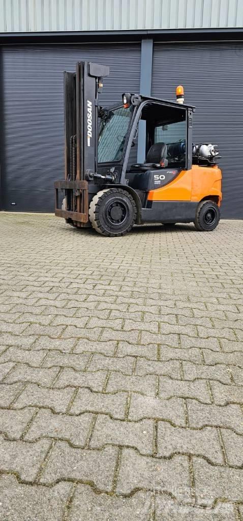 Doosan G50SC-5 Nestekaasutrukit