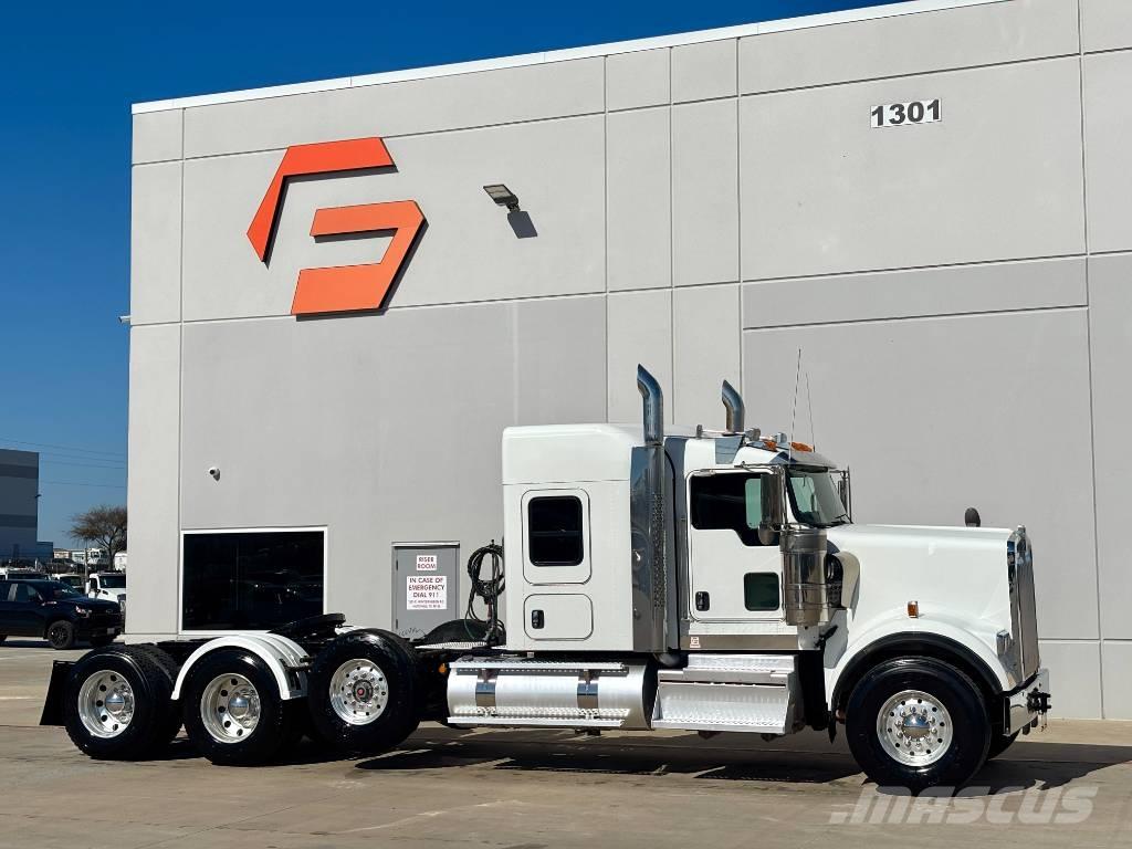 Kenworth W 900 Vetopöytäautot