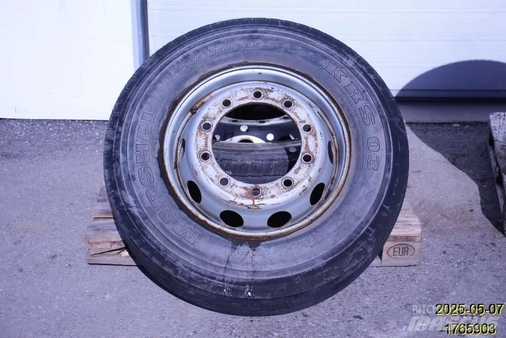  Marshal KRS 03 Renkaat ja vanteet
