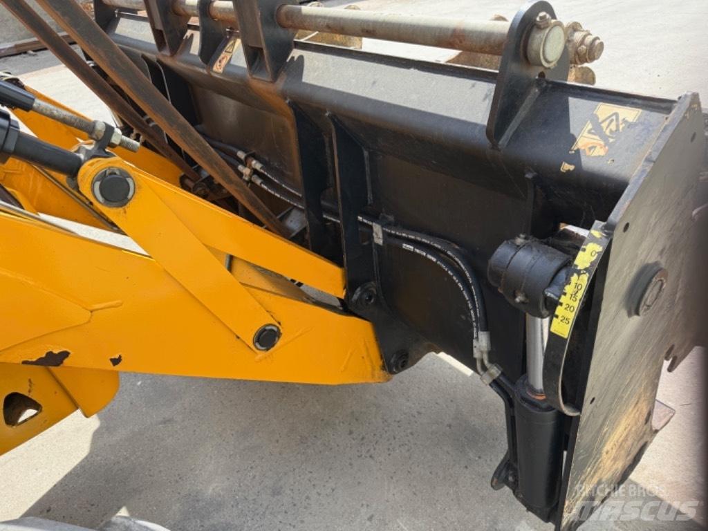 JCB 3 CX Kaivurikuormaajat