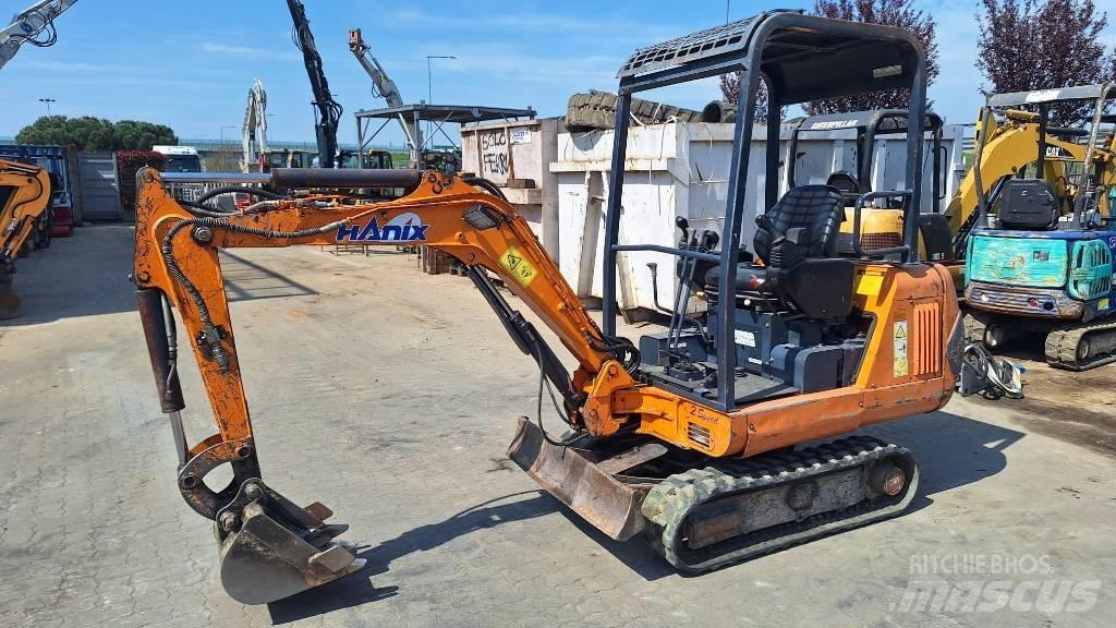 Hanix H15B-2 Minikaivukoneet < 7t