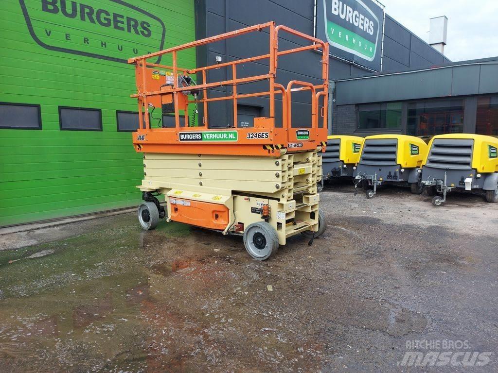 JLG 3246ES Saksilavat