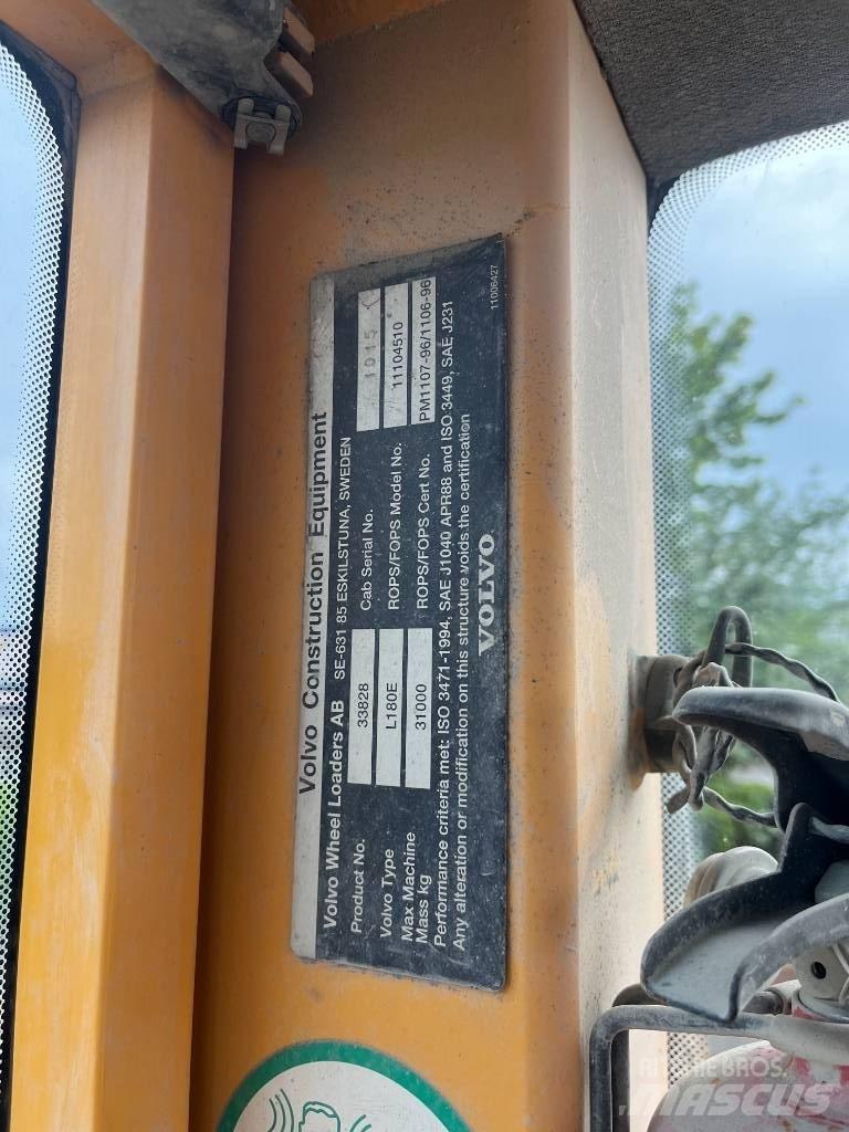 Volvo L 180 E Pyöräkuormaajat