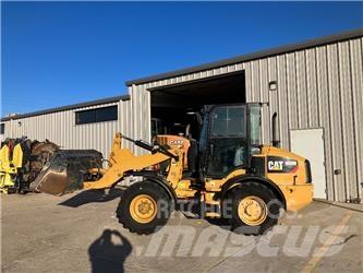 CAT 908m Pyöräkuormaajat