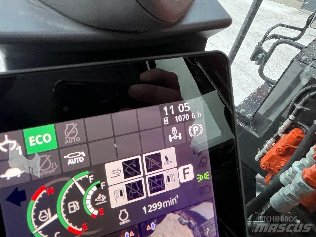 Hitachi ZX 135 W-7 Pyöräkaivukoneet
