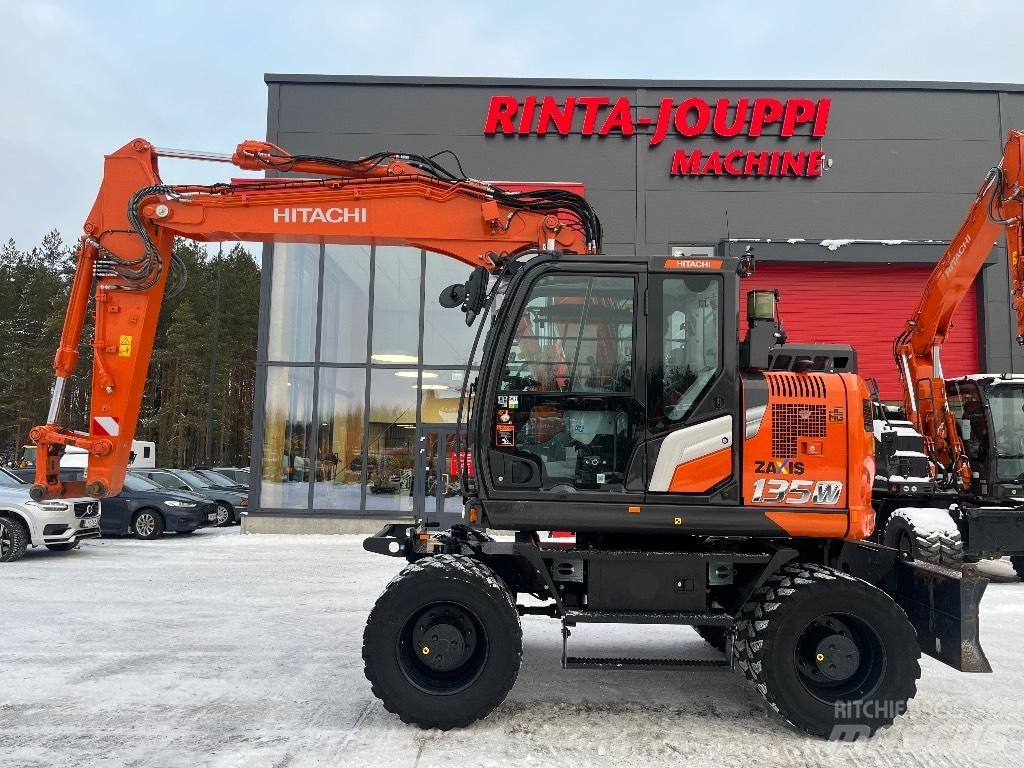 Hitachi ZX 135 W-7 Pyöräkaivukoneet