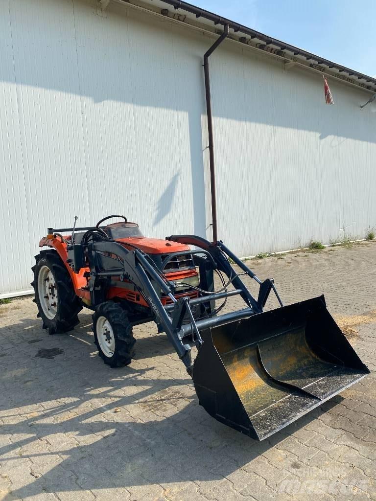 Kubota GT5+tur Taajamatraktorit