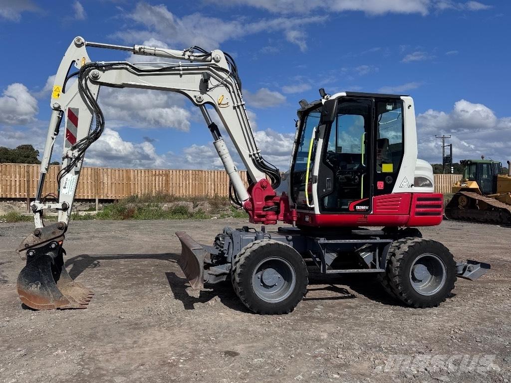 Takeuchi TB 295 W Pyöräkaivukoneet