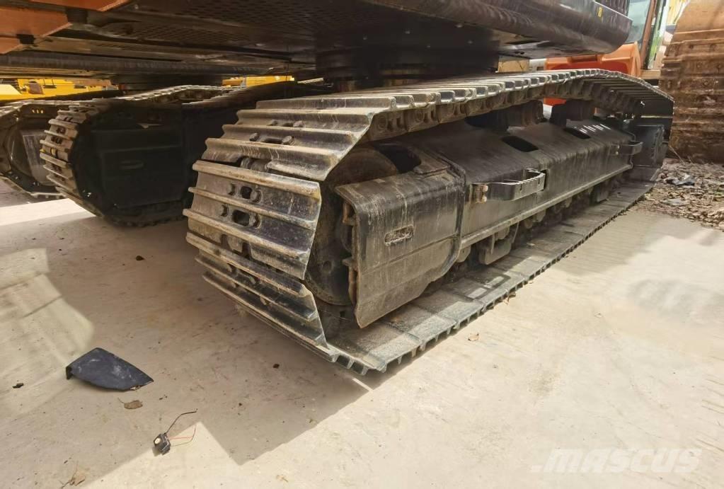 Hitachi ZX 210 Telakaivukoneet