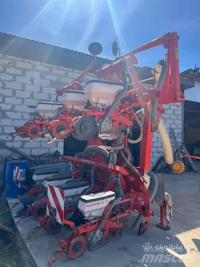 Kuhn Planter 3 Tarkkuuskylvökoneet