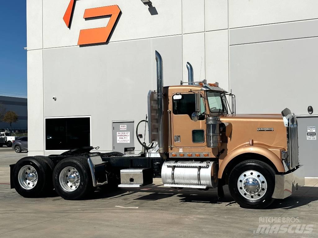 Kenworth W 900 Vetopöytäautot