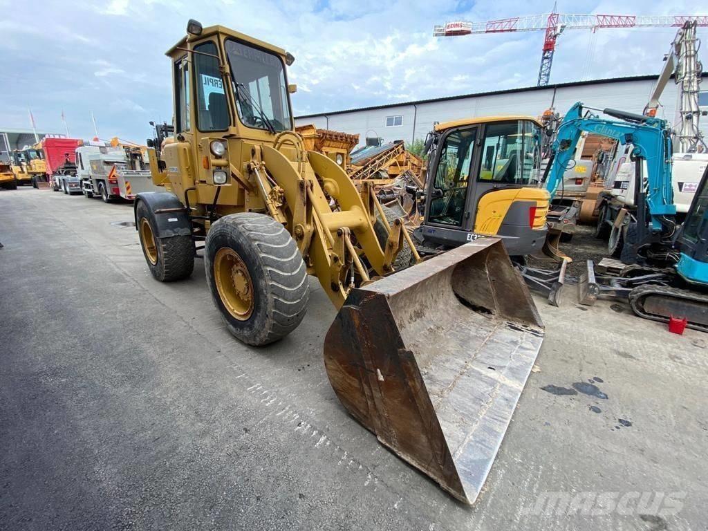 CAT 920 Pyöräkuormaajat