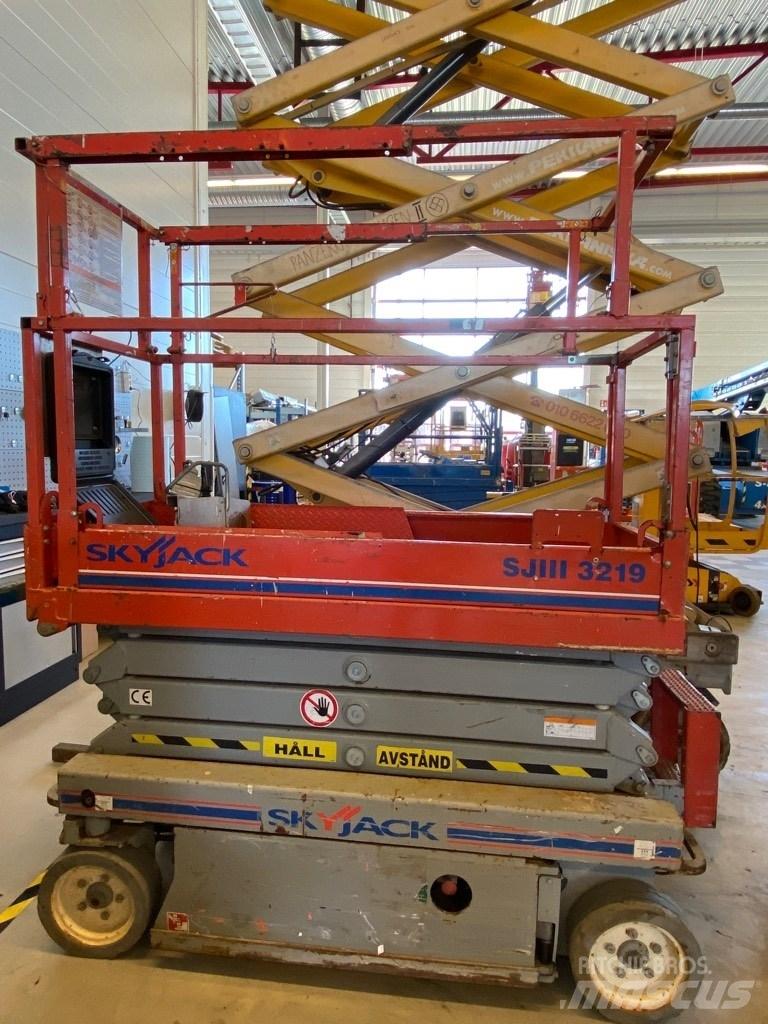 SkyJack SJ 3219 Saksilavat